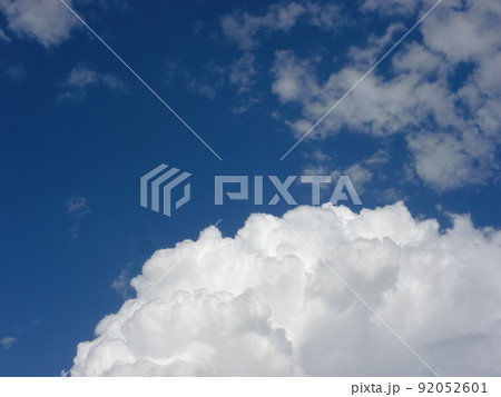 クリームの様な入道雲 92052601