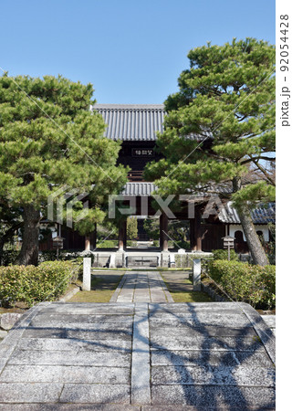 建仁寺 放生池から望闕楼を望む 京都市東山区 建仁寺 放生池から望闕楼を望む 京都市東山区 92054428