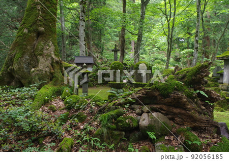 石仏の境内 92056185