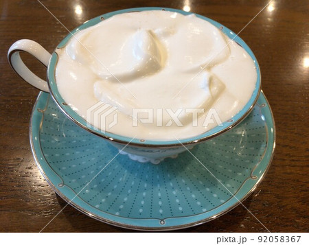 本格コーヒーで淹れたウインナーコーヒー 本格コーヒーで淹れたウインナーコーヒー 92058367