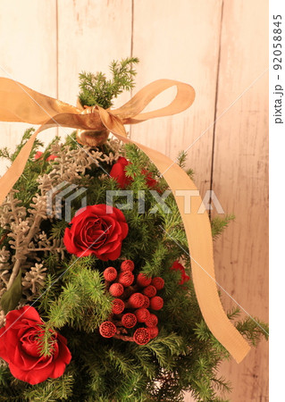 クリスマスツリー 92058845
