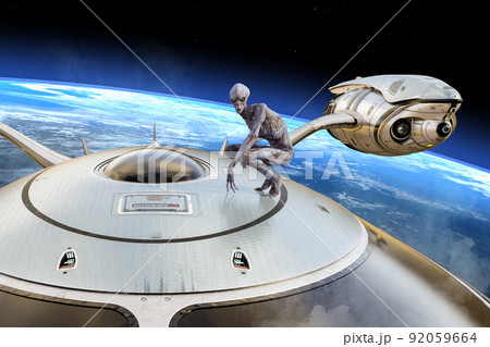 宇宙空間の中、飛行する宇宙船の上に座っているエイリアン 92059664