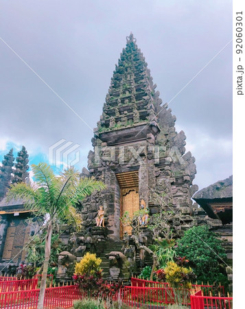 Bariウルンのウルン ダヌ バトール寺院 Bariウルンのウルン ダヌ バトール寺院 92060301