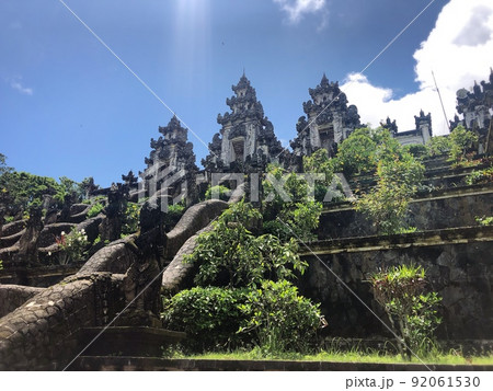 バリ島のランプヤン寺院 バリ島のランプヤン寺院 92061530