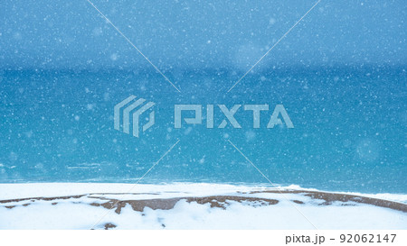 雪景色の鳥取砂丘 雪景色の鳥取砂丘 92062147