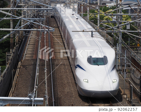 新幹線N700S J29編成試運転 本町跨線橋にて 新幹線N700S J29編成試運転 本町跨線橋にて 92062257
