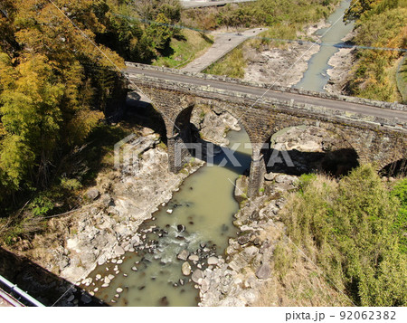宇佐市院内の石橋群を代表する鳥居橋の空撮 宇佐市院内の石橋群を代表する鳥居橋の空撮 92062382
