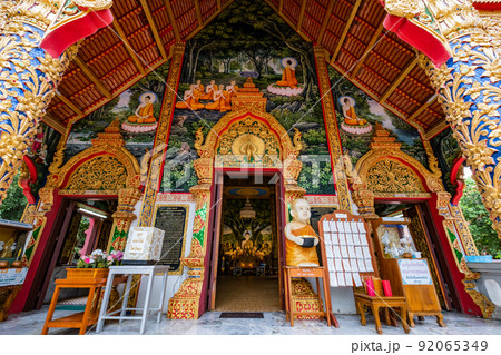 タイ北部ナーン県のプーケット寺本堂 タイ北部ナーン県のプーケット寺本堂 92065349