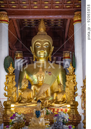 タイ北部ナーン県のプラタートチェーヘン寺本尊 タイ北部ナーン県のプラタートチェーヘン寺本尊 92065858