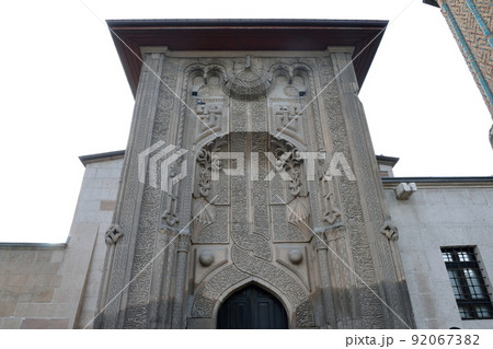 インジェ・ミナーレ神学校の壁面レリーフ 92067382