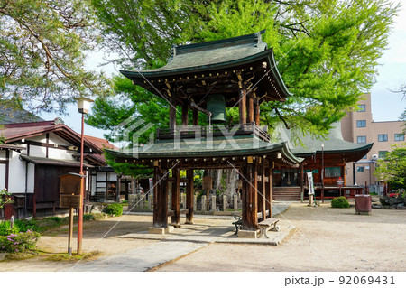 樹齢1200年を超える飛騨国分寺の大イチョウ(岐阜県高山市) 樹齢1200年を超える飛騨国分寺の大イチョウ(岐阜県高山市) 92069431