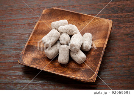 愛媛県産の駄菓子、麦こがし飴 愛媛県産の駄菓子、麦こがし飴 92069692