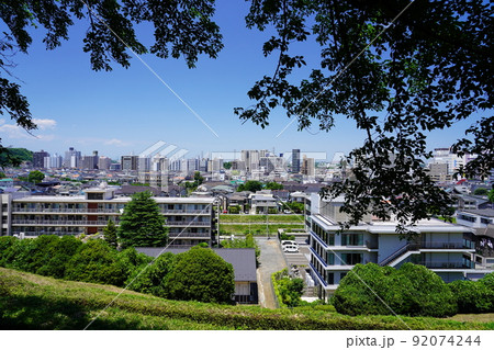 東京都多摩市　京王線聖蹟桜ヶ丘駅周辺の風景 92074244