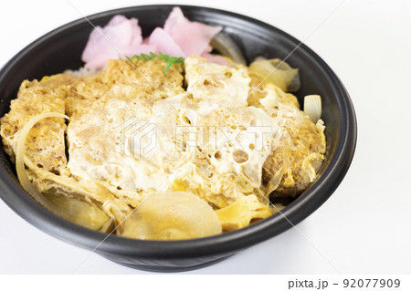 かつ丼弁当 92077909