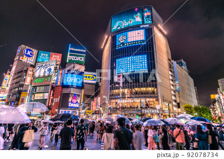 日本の東京都市景観 11万超全国過去最多…未曾有の第7波BA.5感染超爆発の序曲＝7月16日、渋谷 92078734