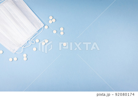 white medical mask 92080174
