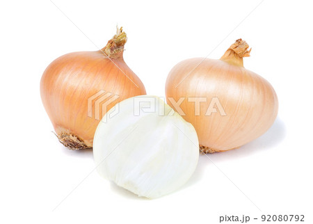onion on a white background 92080792