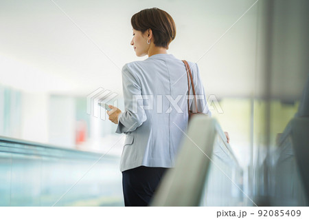 ビジネスウーマン ビジネスウーマン 92085409