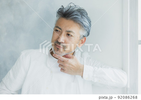 グレイヘアの男性 グレイヘアの男性 92086268
