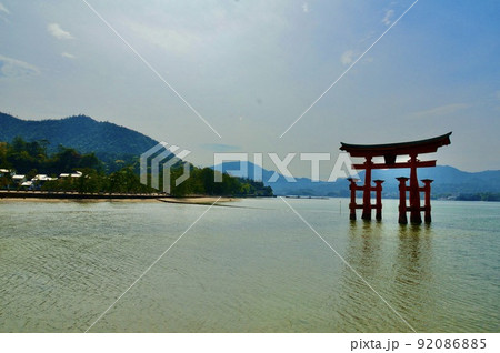 海上の大鳥居（厳島神社／広島県廿日市市宮島町） 92086885