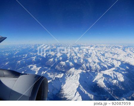 スイスアルプスの航空写真 92087059