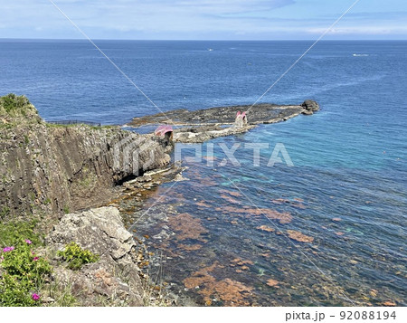海・磯・海岸の風景（津軽国定公園・袰月海岸の高野崎） 92088194