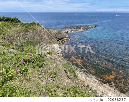 海・磯・海岸の風景（津軽国定公園・袰月海岸の高野崎） 92088237