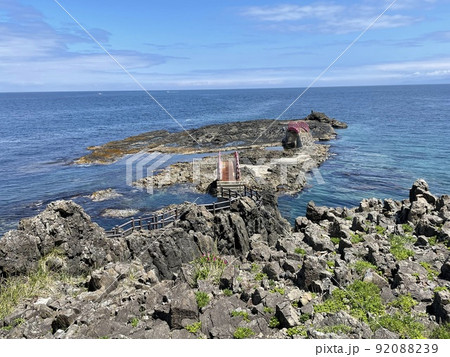 海・磯・海岸の風景(津軽国定公園・袰月海岸の高野崎) 海・磯・海岸の風景(津軽国定公園・袰月海岸の高野崎) 92088239