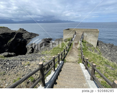 海・磯・海岸の風景（津軽国定公園・袰月海岸の高野崎） 92088285