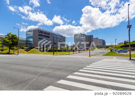 九州大学前の交差点と横断歩道 九州大学前の交差点と横断歩道 92089026