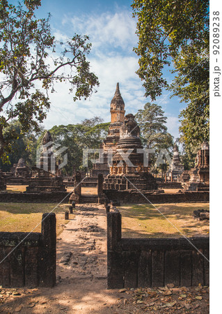 Wat Chedi Chet Thaeo or Wat Chedi Chet Thaew in Si Satchanalai historical park 92089238