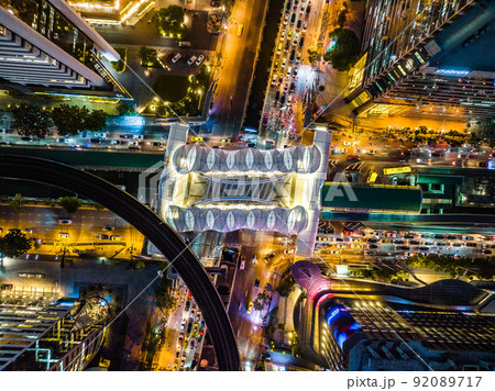 Aerial view of Skywalk Chong Nonsi Bridge in Sathorn, business district, Bangkok, Thailand 92089717
