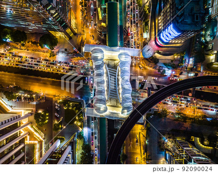 Aerial view of Skywalk Chong Nonsi Bridge in Sathorn, business district, Bangkok, Thailand 92090024
