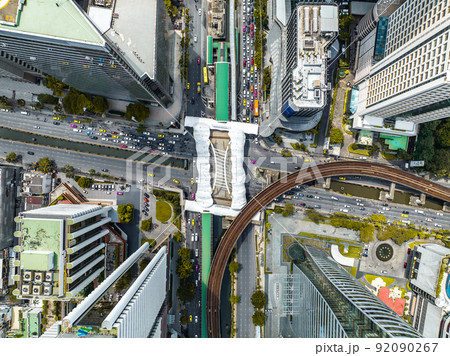 Aerial view of Skywalk Chong Nonsi Bridge in Sathorn, business district, Bangkok, Thailand 92090267