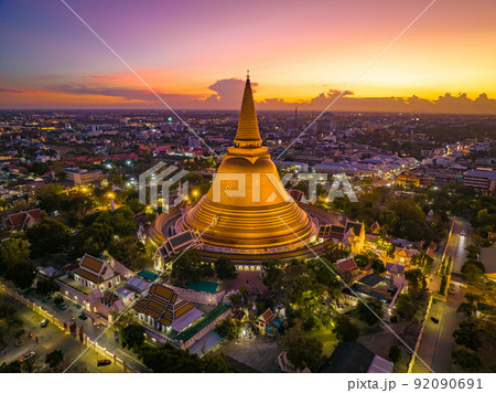 Aerial view of Phra Pathom Chedi biggest stupa in Nakhon Pathom, Thailand Aerial view of Phra Pathom Chedi biggest stupa in Nakhon Pathom, Thailand 92090691