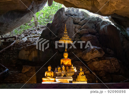 Tham Pha Nang Khoi cave in Phraeprovince, Thailand 92090898