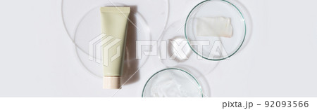 Glass petri dish with transparent pure serum for skin care Glass petri dish with transparent pure serum for skin care 92093566