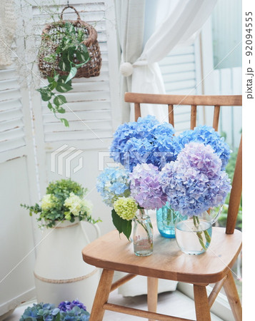 ナチュラルインテリア 花のある暮らし 92094555