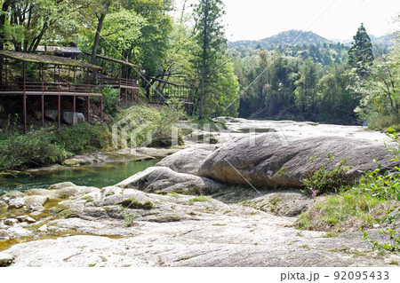 大竹市蛇喰磐の岩盤の景色 92095433