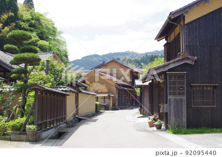 銀山のある大森地区の街並の景色 92095440