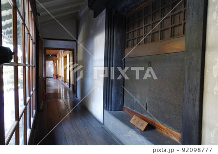 信州 岡谷の文化財 旧林家住宅 廊下の光景 製糸業で成功した林国蔵の住宅 信州 岡谷の文化財 旧林家住宅 廊下の光景 製糸業で成功した林国蔵の住宅 92098777