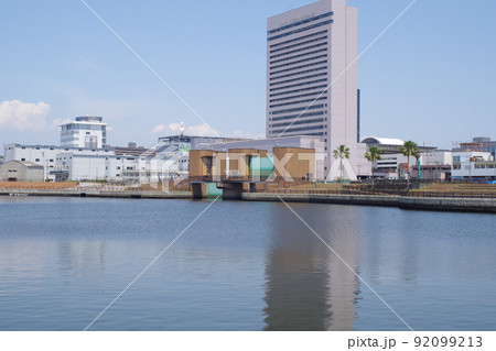 旧堺港と高層ビルの景色 旧堺港と高層ビルの景色 92099213
