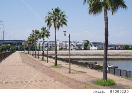 旧堺港の遊歩道公園の景色 92099220
