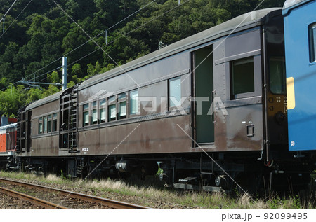 福知山線 谷川 JR西日本 DE10-1106+オヤ31-31+145系+DE10-1118 福知山線 谷川 JR西日本 DE10-1106+オヤ31-31+145系+DE10-1118 92099495