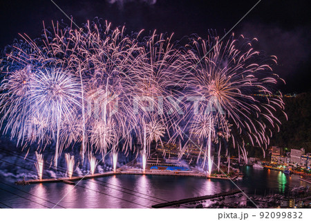 （静岡県）熱海100万ドルの夜景と海上花火 92099832