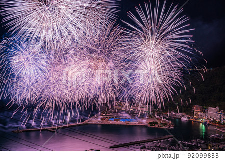 （静岡県）熱海100万ドルの夜景と海上花火 92099833