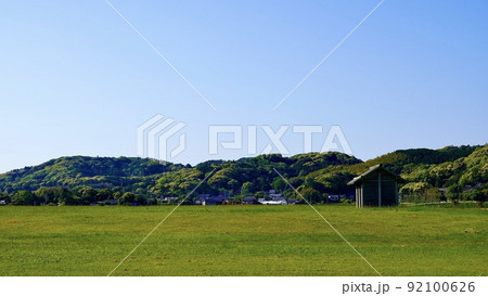 復元された弥生時代の建物がある原の辻遺跡 92100626