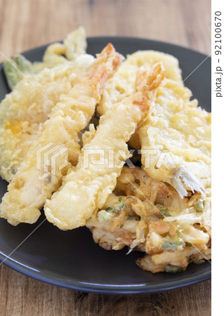 美味しい天ぷら盛り合わせ 92100670