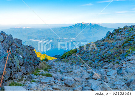 【登山素材】木曽駒ケ岳山頂から見る風景・御嶽山【長野県】 【登山素材】木曽駒ケ岳山頂から見る風景・御嶽山【長野県】 92102633