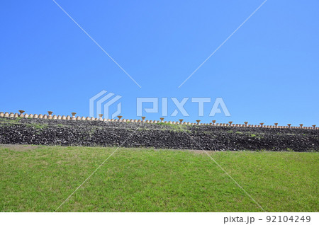 青空と五色塚古墳 92104249